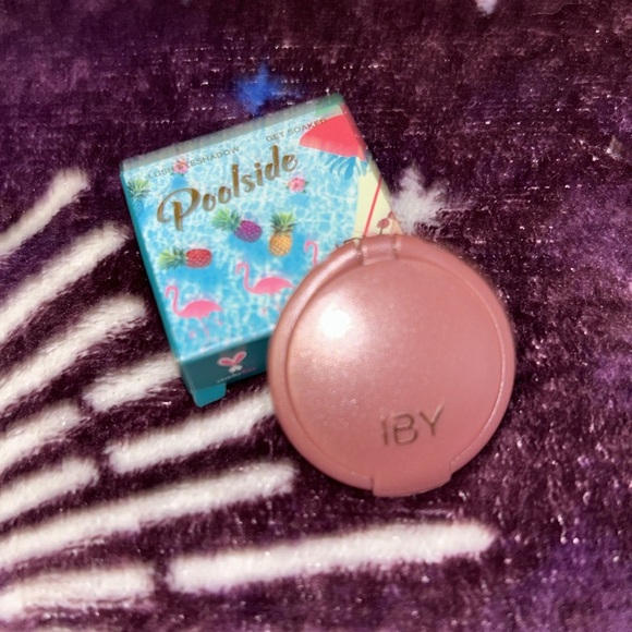 Eye shadow - Picture 2 of 3